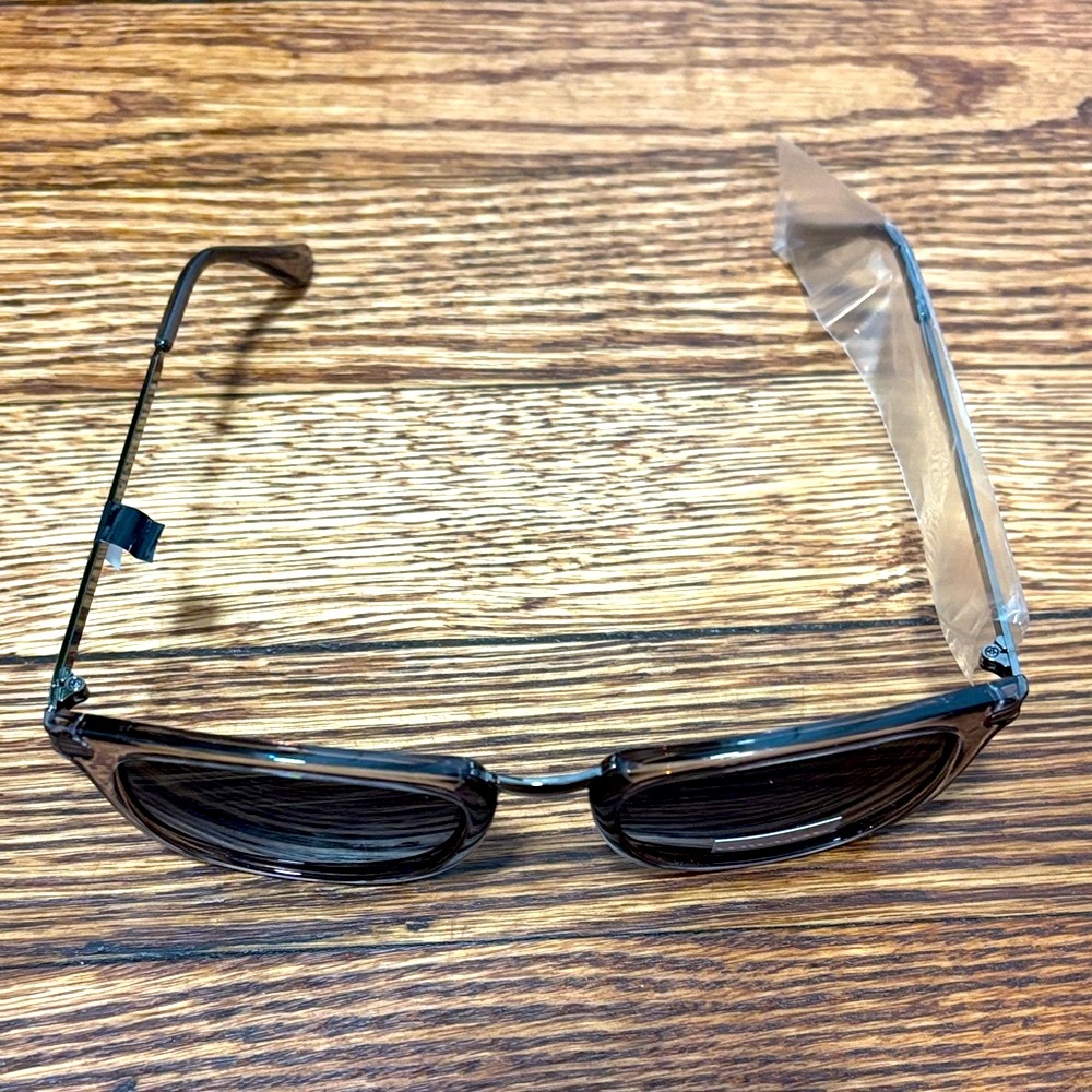 Sunglass Bundle - Picture 7 of 8